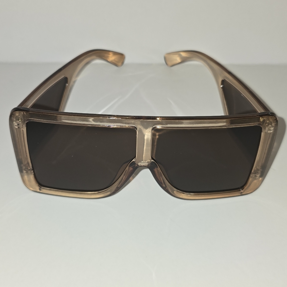 Stylish Taupe/gray Square Frame Sunglasses